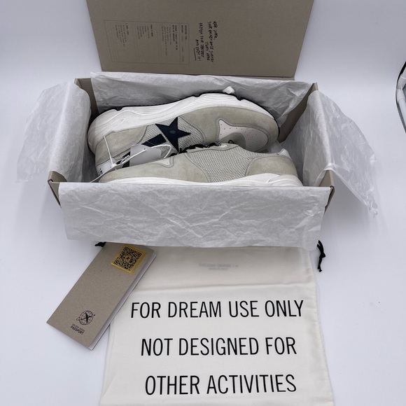 Golden Goose Running Sole in  gray suede and mesh with black leather star - Picture 3 of 9